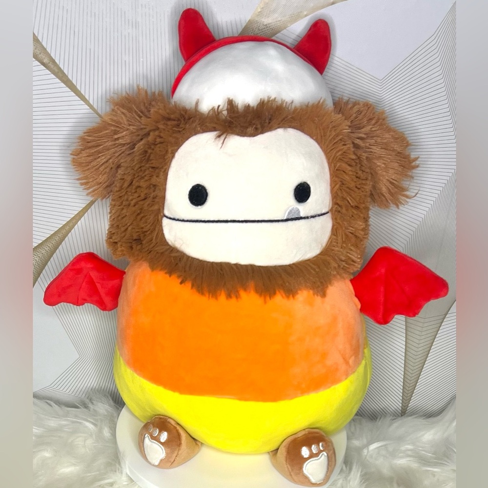 Custom Benny x Carah the Bigfoot Candy Corn Bat Squishmallow 10” NWT